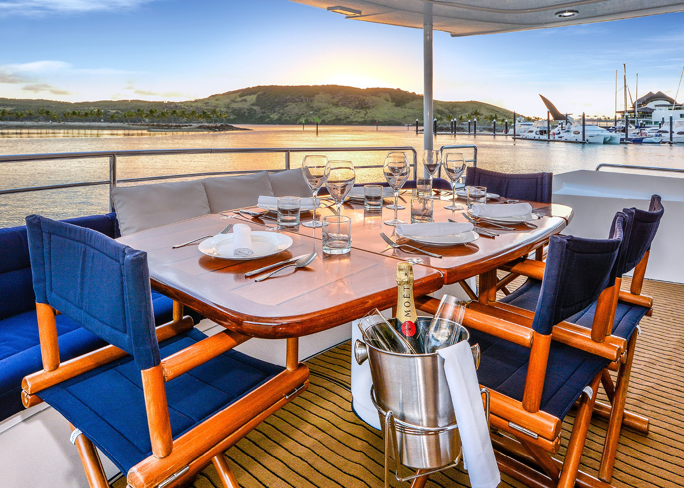 Super Yacht Alani In The Whitsundays - Sunset dinners